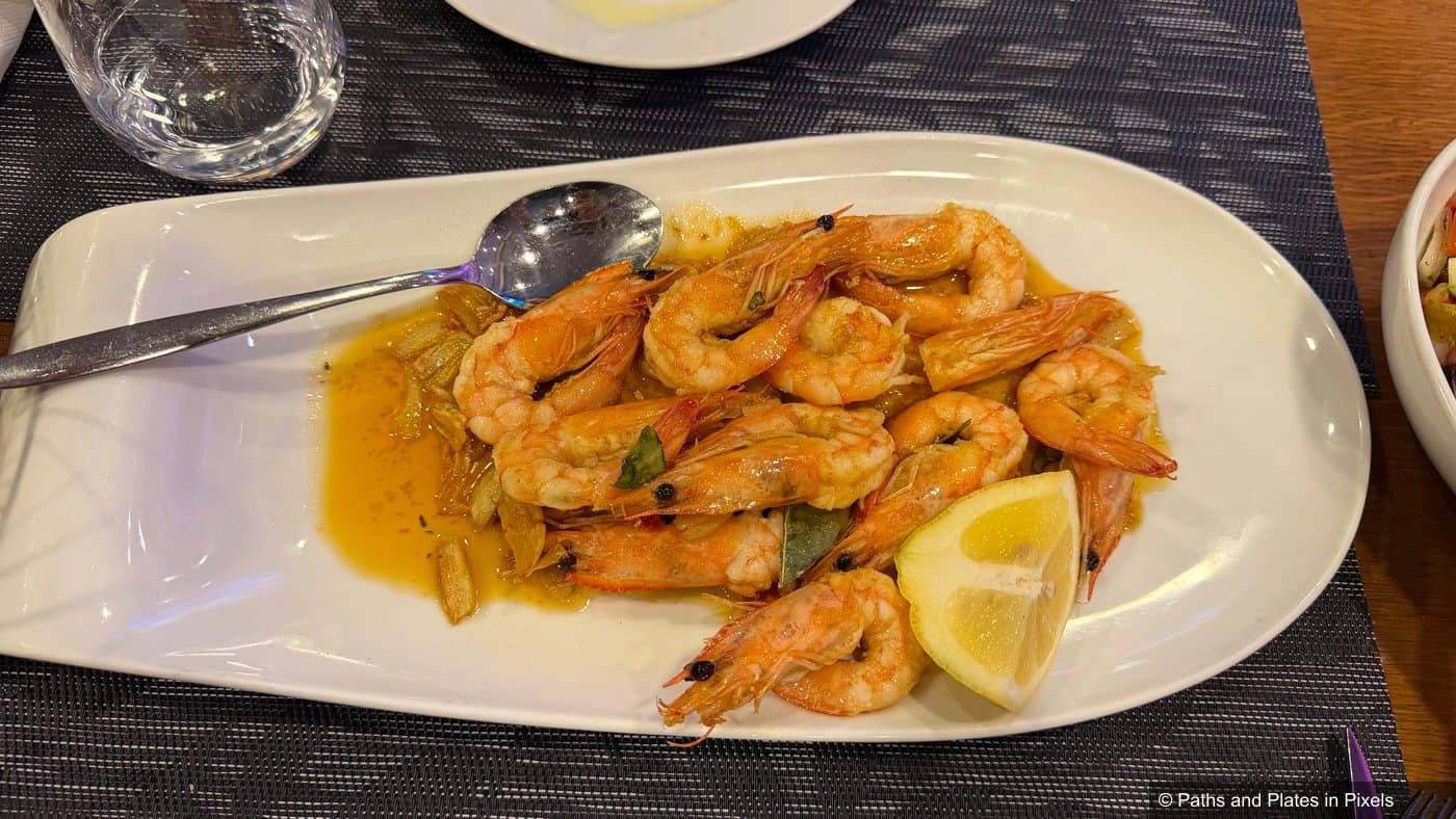 Grilled shrimps at O Molhe restaurant near Praia do Molhe, Algarve
